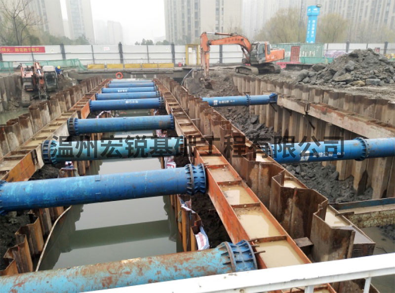 杭州地鐵3號線拆復橋承臺圍堰施工